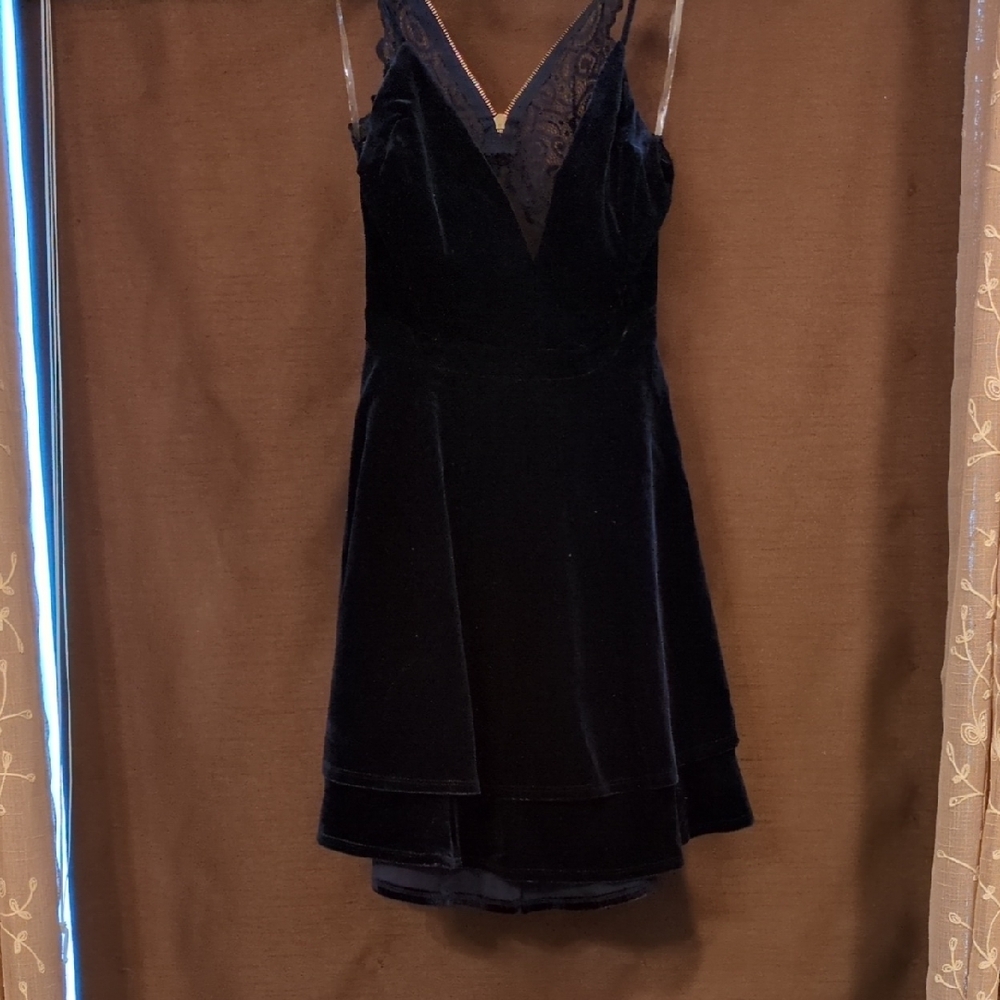 Elegant Black Lace Trim Dress